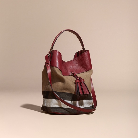 Burberry Handbags - 💕AUTHENTIC BURBERRY CANVAS HOBO BAG💕